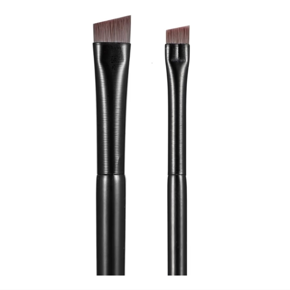 Angled Eyebrow & Eyeliner Brush Duo in Black